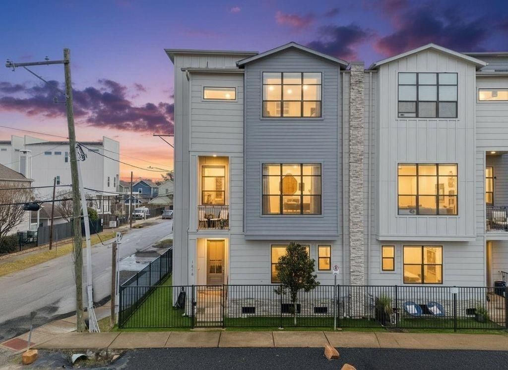 1514 Beall, Houston, TX 77008