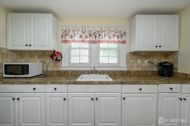 73 Walnut Street, Spotswood, NJ 08884