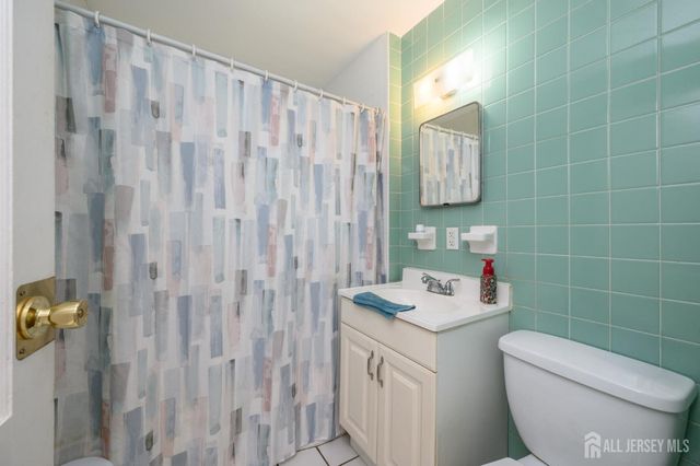 73 Walnut Street, Spotswood, NJ 08884