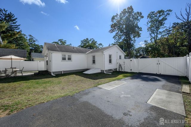 73 Walnut Street, Spotswood, NJ 08884