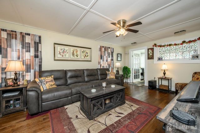 73 Walnut Street, Spotswood, NJ 08884