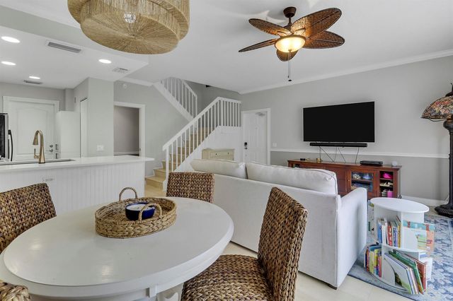 23 Live Oak Circle, Tequesta, FL 33469