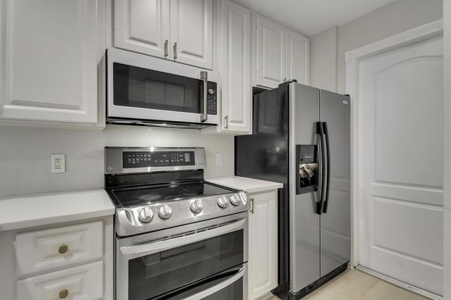 23 Live Oak Circle, Tequesta, FL 33469