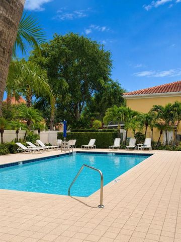 23 Live Oak Circle, Tequesta, FL 33469