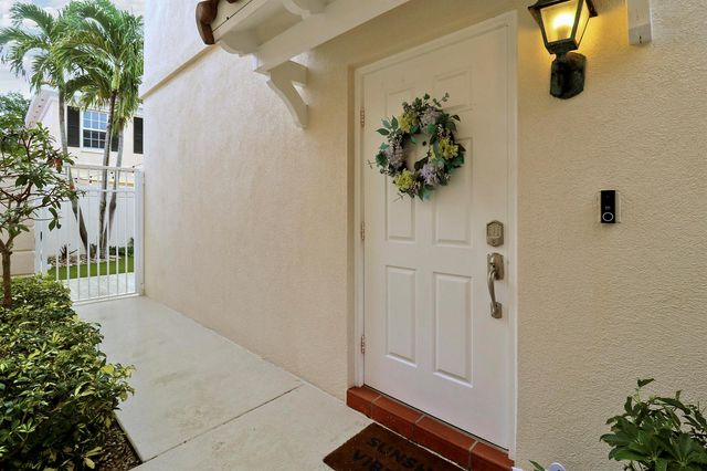 23 Live Oak Circle, Tequesta, FL 33469