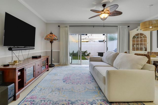 23 Live Oak Circle, Tequesta, FL 33469