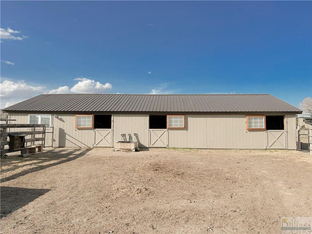 8542 Monad ROAD, Billings, MT 59106 photo 2