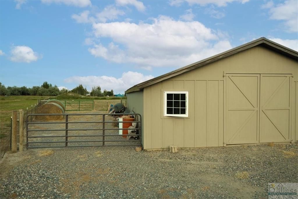 8542 Monad ROAD, Billings, MT 59106 photo 5