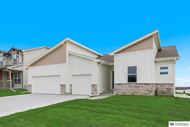 4509 S 213TH Street, Elkhorn, NE 68022