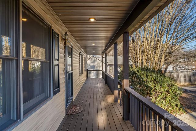 33 Ashwood Drive, Asheville, NC 28803