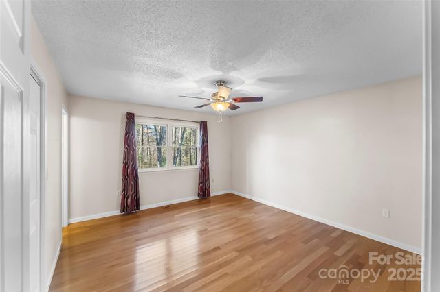 33 Ashwood Drive, Asheville, NC 28803