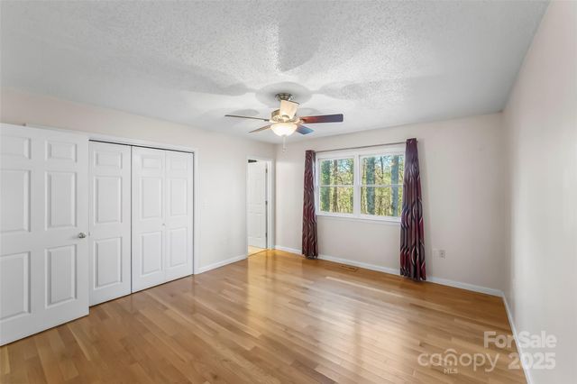 33 Ashwood Drive, Asheville, NC 28803