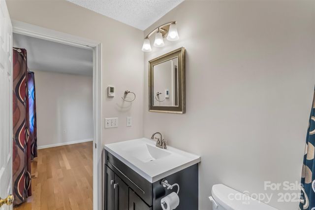 33 Ashwood Drive, Asheville, NC 28803