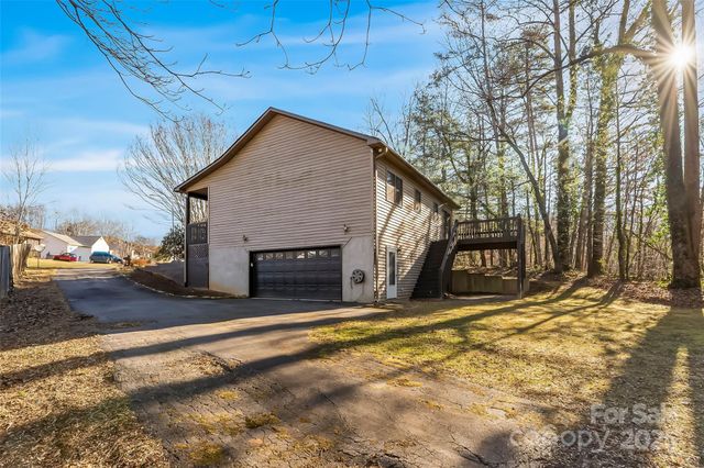 33 Ashwood Drive, Asheville, NC 28803