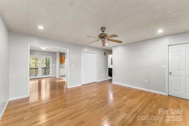 33 Ashwood Drive, Asheville, NC 28803