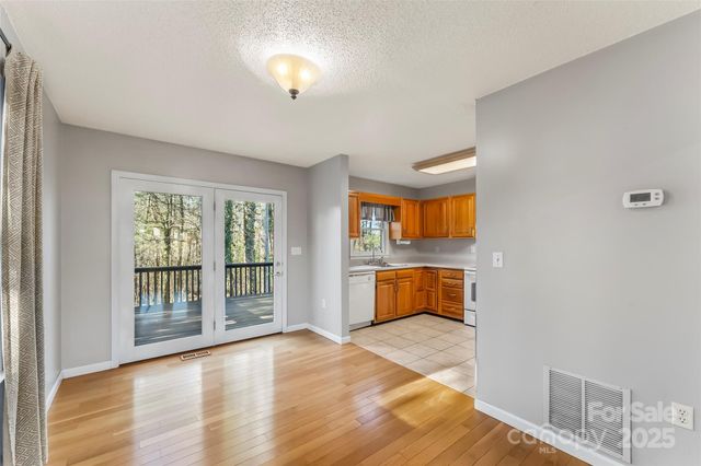 33 Ashwood Drive, Asheville, NC 28803