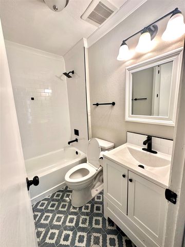 1322 Shorecrest Drive, Garland, TX 75040