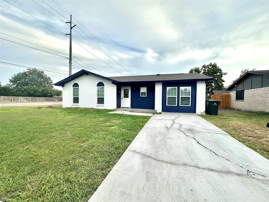 1322 Shorecrest Drive, Garland, TX 75040