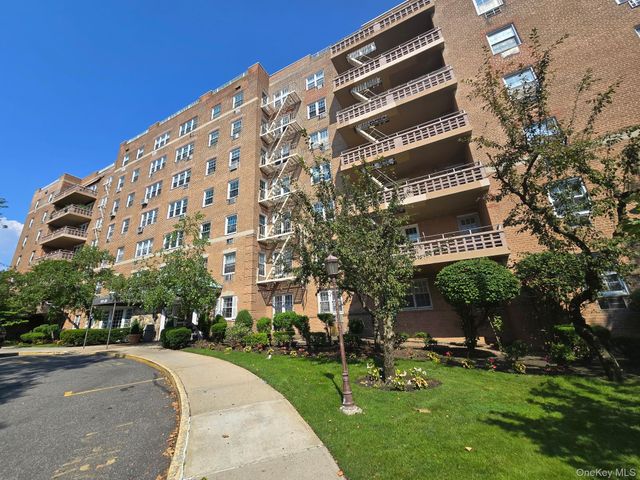 151-35 84th Street 4M, Howard Beach, NY 11414