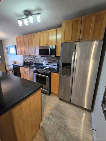 151-35 84th Street 4M, Howard Beach, NY 11414