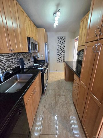 151-35 84th Street 4M, Howard Beach, NY 11414