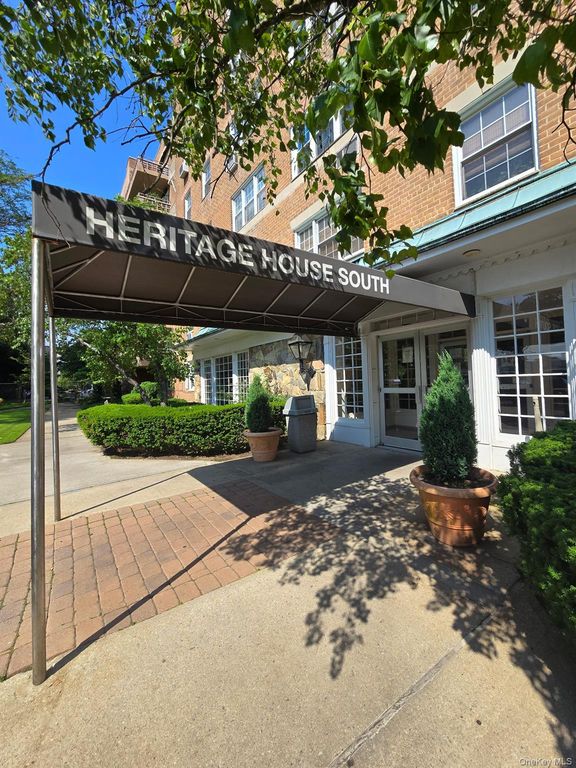 151-35 84th Street 4M, Howard Beach, NY 11414