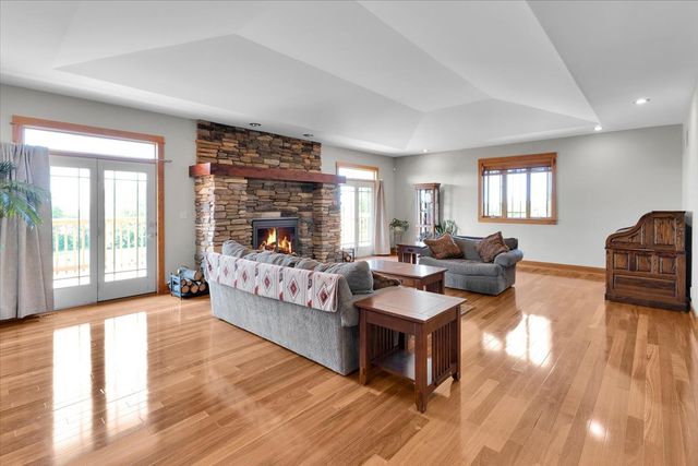 10952 Tanglewood Trails Drive, Yorkville, IL 60560