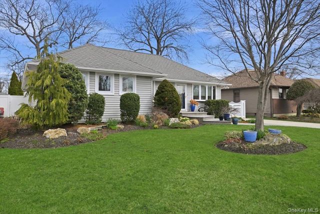 2953 Kinloch Road, Wantagh, NY 11793
