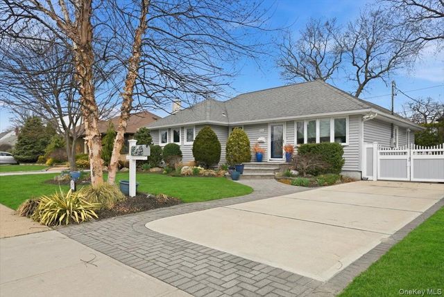 2953 Kinloch Road, Wantagh, NY 11793
