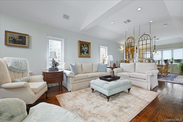 2953 Kinloch Road, Wantagh, NY 11793