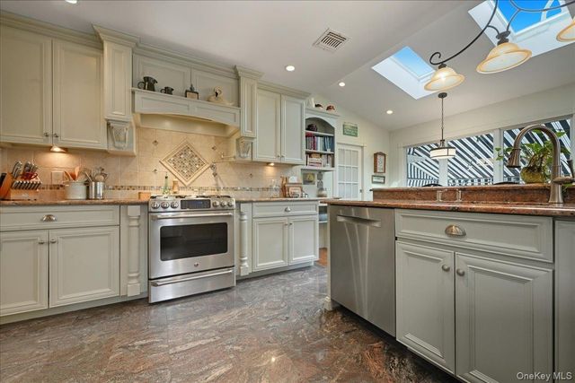 2953 Kinloch Road, Wantagh, NY 11793