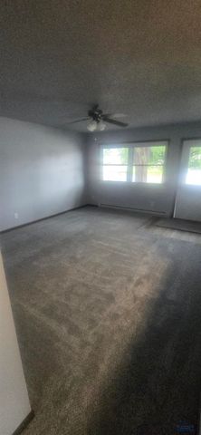 39 FAIRMONT BLVD, Rapid City, SD 57701