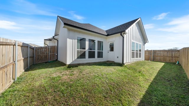 301 Paschall Boulevard, Mabank, TX 75147