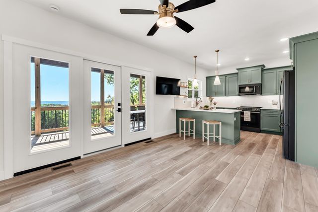 157 Rollin Pt, Branson West, MO 65737