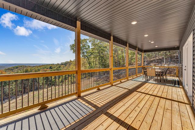 157 Rollin Pt, Branson West, MO 65737