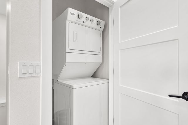 157 Rollin Pt, Branson West, MO 65737