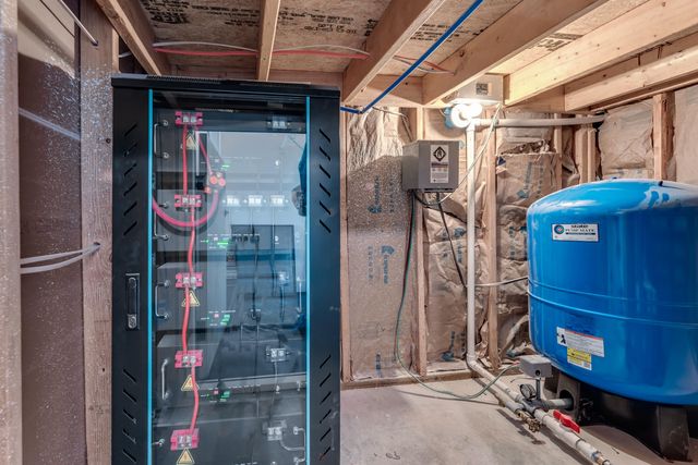 157 Rollin Pt, Branson West, MO 65737