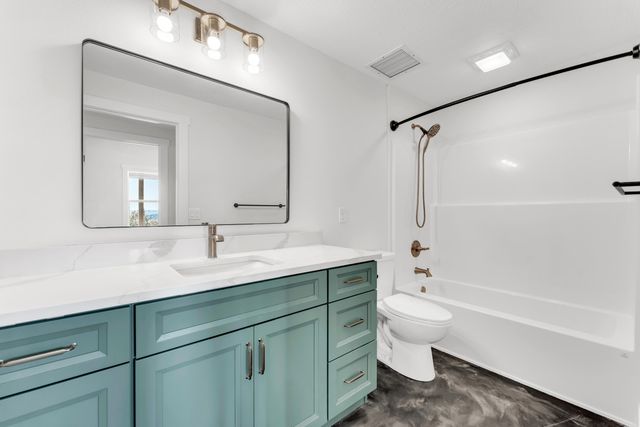 157 Rollin Pt, Branson West, MO 65737