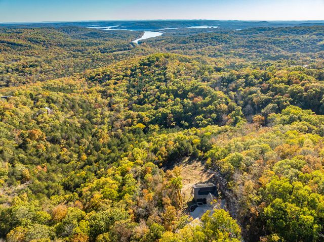 157 Rollin Pt, Branson West, MO 65737