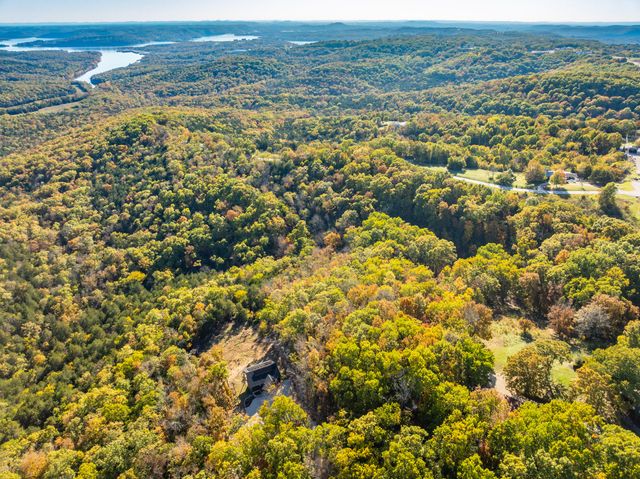 157 Rollin Pt, Branson West, MO 65737