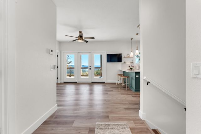 157 Rollin Pt, Branson West, MO 65737