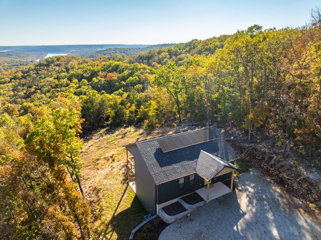 157 Rollin Pt, Branson West, MO 65737