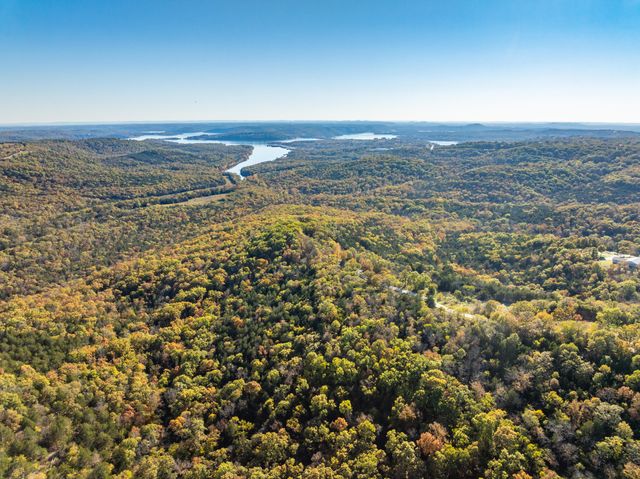 157 Rollin Pt, Branson West, MO 65737