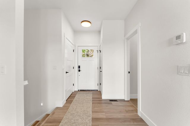 157 Rollin Pt, Branson West, MO 65737