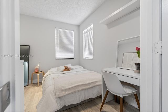 1594 Barcelona Way 5-18, Weston, FL 33327