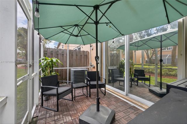 1594 Barcelona Way 5-18, Weston, FL 33327