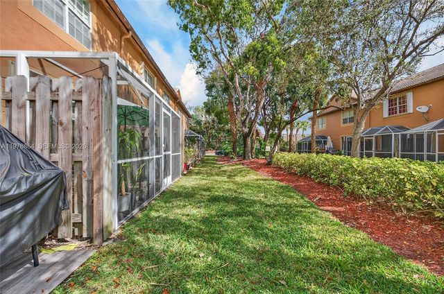 1594 Barcelona Way 5-18, Weston, FL 33327