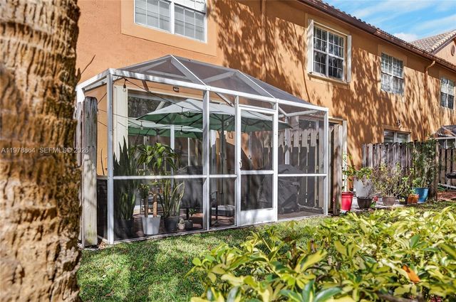 1594 Barcelona Way 5-18, Weston, FL 33327