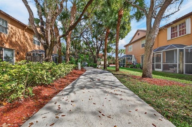 1594 Barcelona Way 5-18, Weston, FL 33327