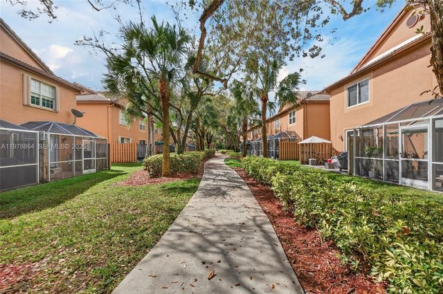 1594 Barcelona Way 5-18, Weston, FL 33327